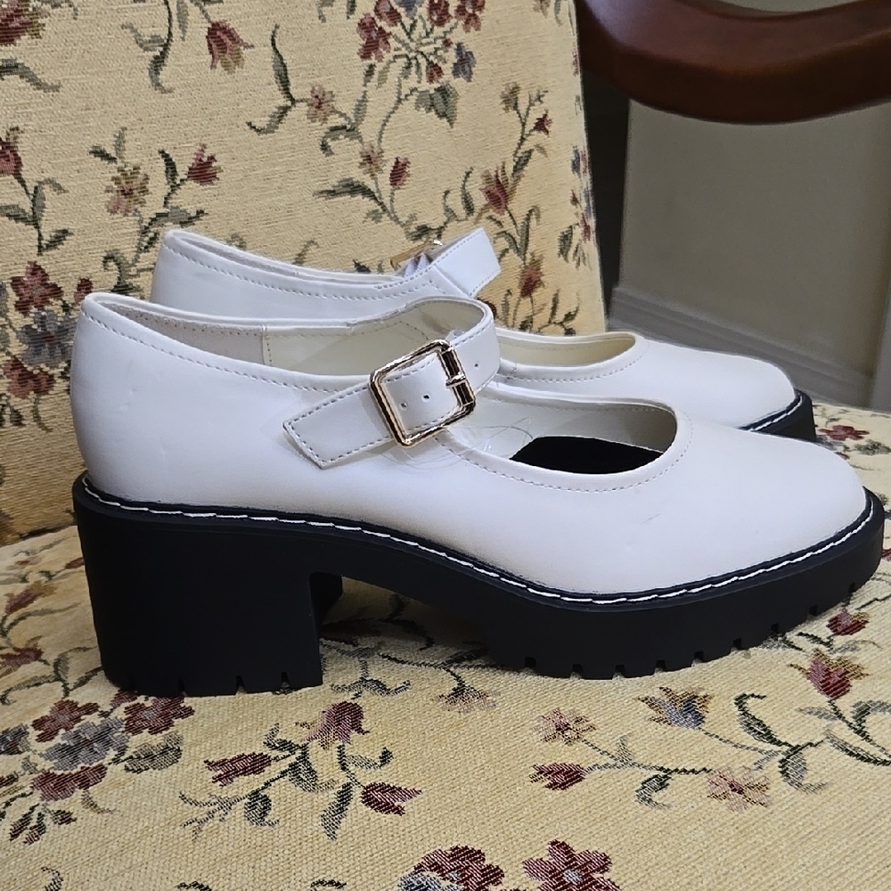 Forever 21 White Mary Jane Platform Heels with Black Sole